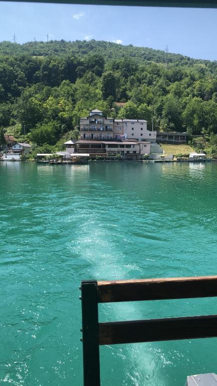 Pansion Asim Bed and Breakfast Jablanica Buitenkant foto